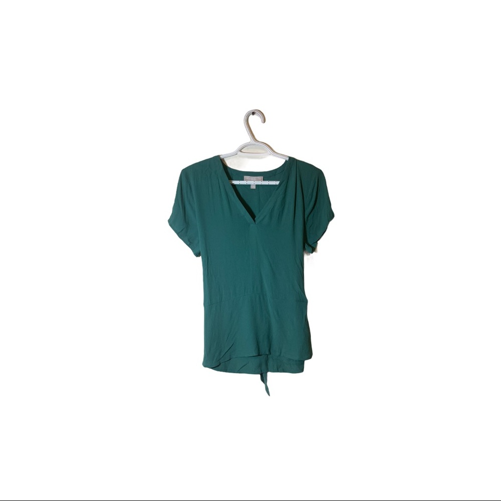 NWT Chelsea 28 V-neck top